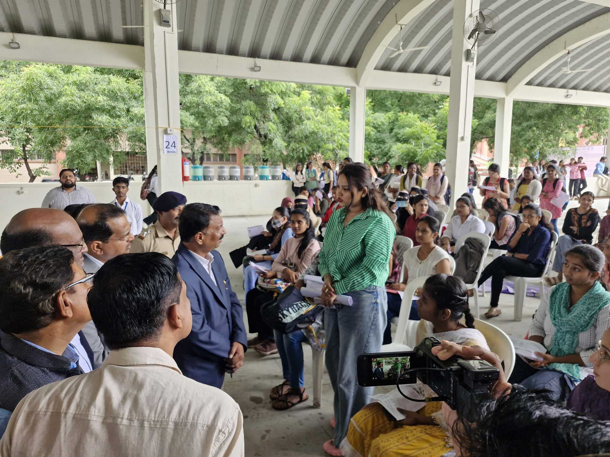 स्वारातीम विद्यापीठातील मेगा जॉब फेअरला चांगला प्रतिसाद