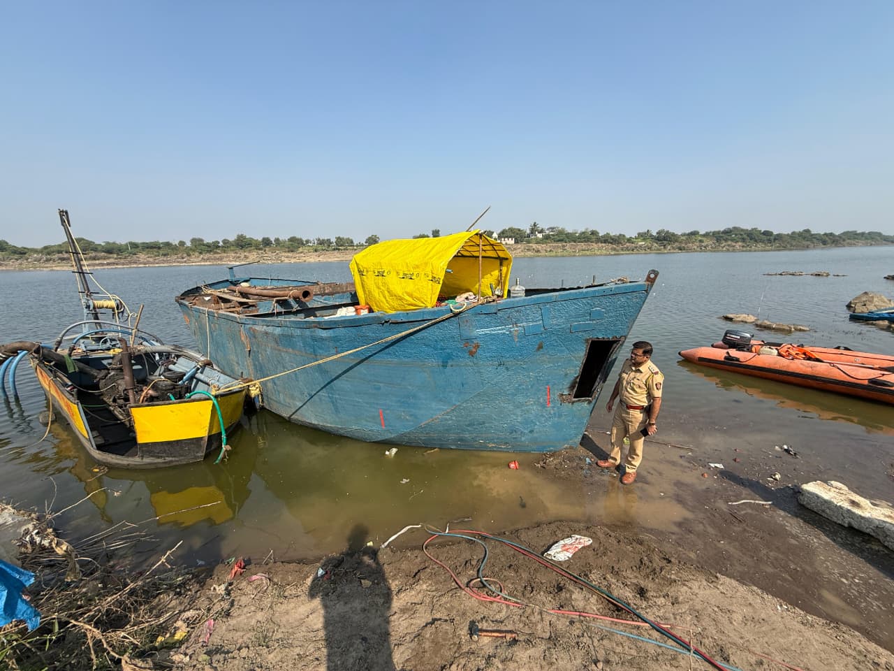 नांदेड ग्रामीण पोलिसांची अब्जाधीश कारवाई;२ कोटी २७ लाखांचा मुद्देमाल जप्त