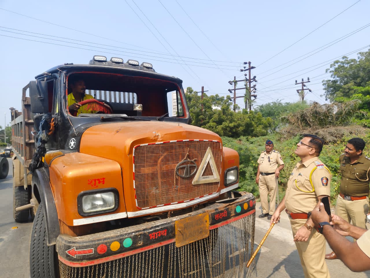 संयुक्त कारवाईत १२ वाहनांवर ४५ हजारांचा दंड