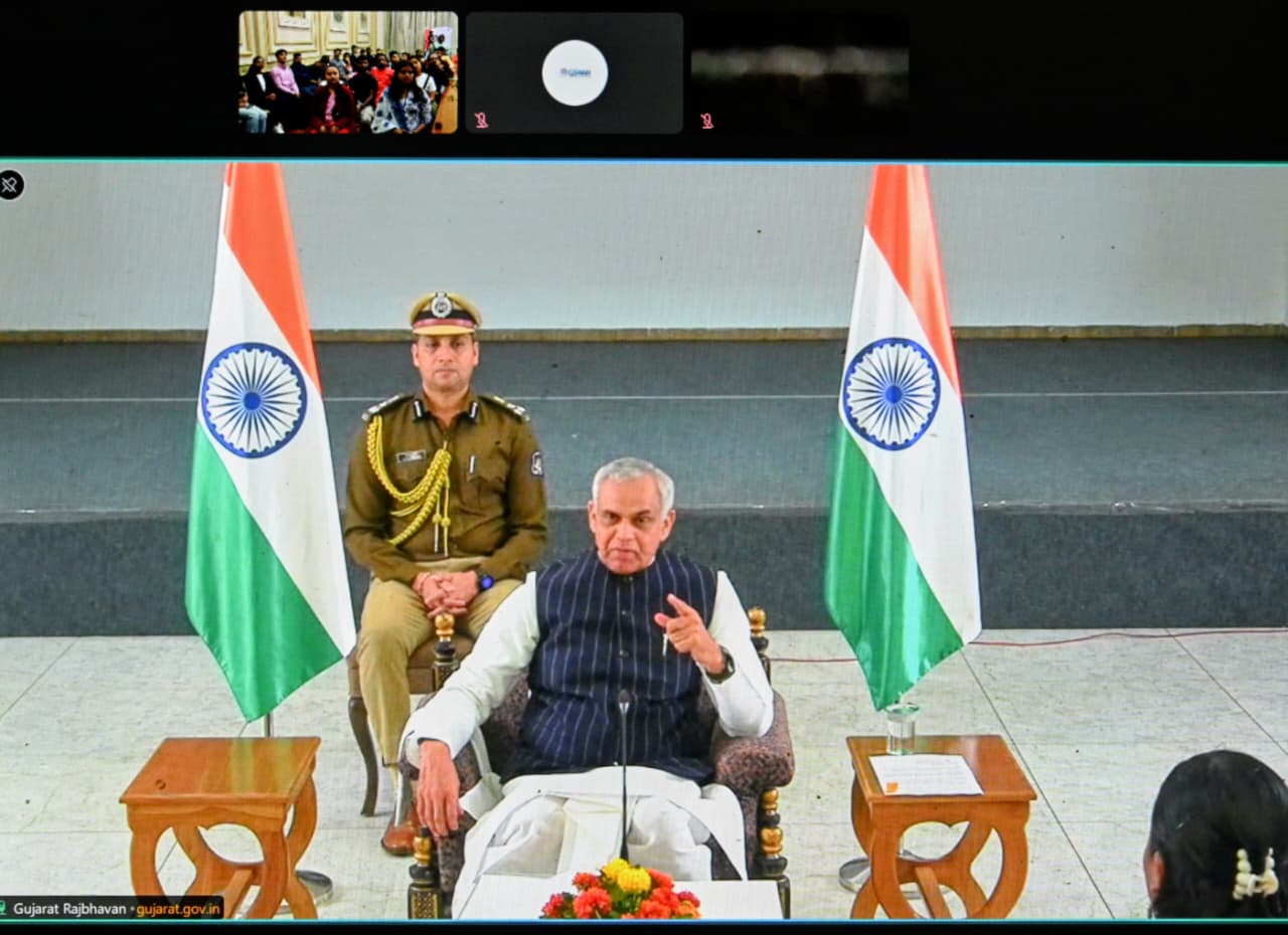 ‘विकसित भारत यंग लीडर्स डायलॉग’ कार्यक्रम में राज्यपाल आचार्य देवव्रत का युवाओं से संवाद