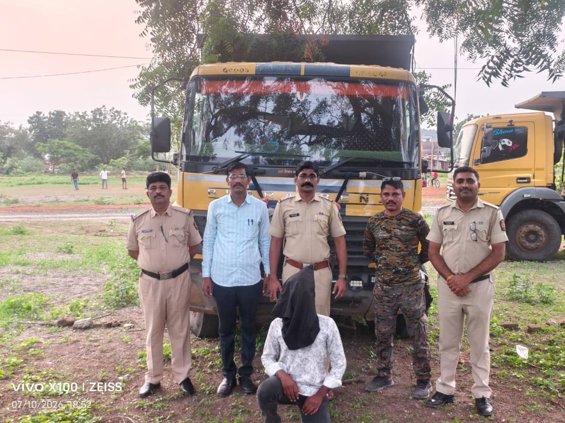 उस्माननगर पोलिसांची कारवाई; २० लाखांचा मुद्देमाल जप्त, अवैध रेती वाहतूक करणारा हायवा पकडला