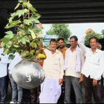 शेतकरी पुत्रांनी फोडली दुष्काळी दहीहंडी