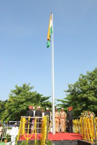 मराठवाडा मुक्तिसंग्राम दिनाचे मुख्य ध्वजारोहण पालकमंत्री अतुल सावे यांच्या हस्ते संपन्न    