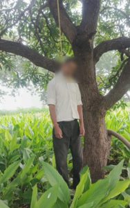 सोशल मीडियावर व्यथा मांडल्यानंतर शेतकऱ्याची आत्महत्या; कर्जमाफी, पीक नुकसानीने खचला बळीराजा