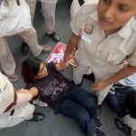 खाकी वर्दीचा बुरखा टरकावणारा दिल्लीतील संतापजनक प्रकार