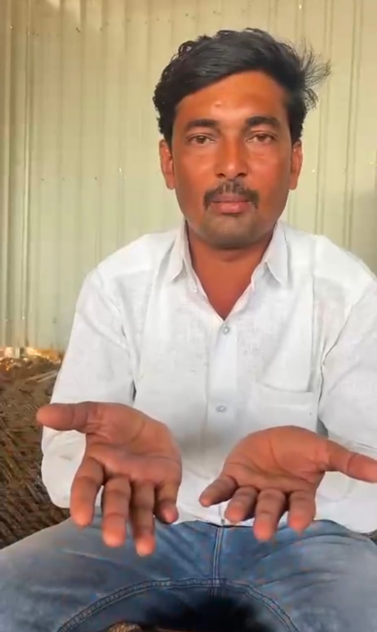 लोकशाहीचा भन्नाट खाक्या! नेत्याला फोन करणारा शेतकरी ठरला गुन्हेगार; पोलिसांकडून बेदम चोप अन् कोऱ्या बॉन्डवर सह्यांचे शाही सत्र!