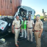 नांदेड-अर्धापूर मार्गावरील आसना पुलावर भीषण अपघात; ट्रेलर चालकाचा जागीच मृत्यू, पोलीस हवालदार गंभीर जखमी